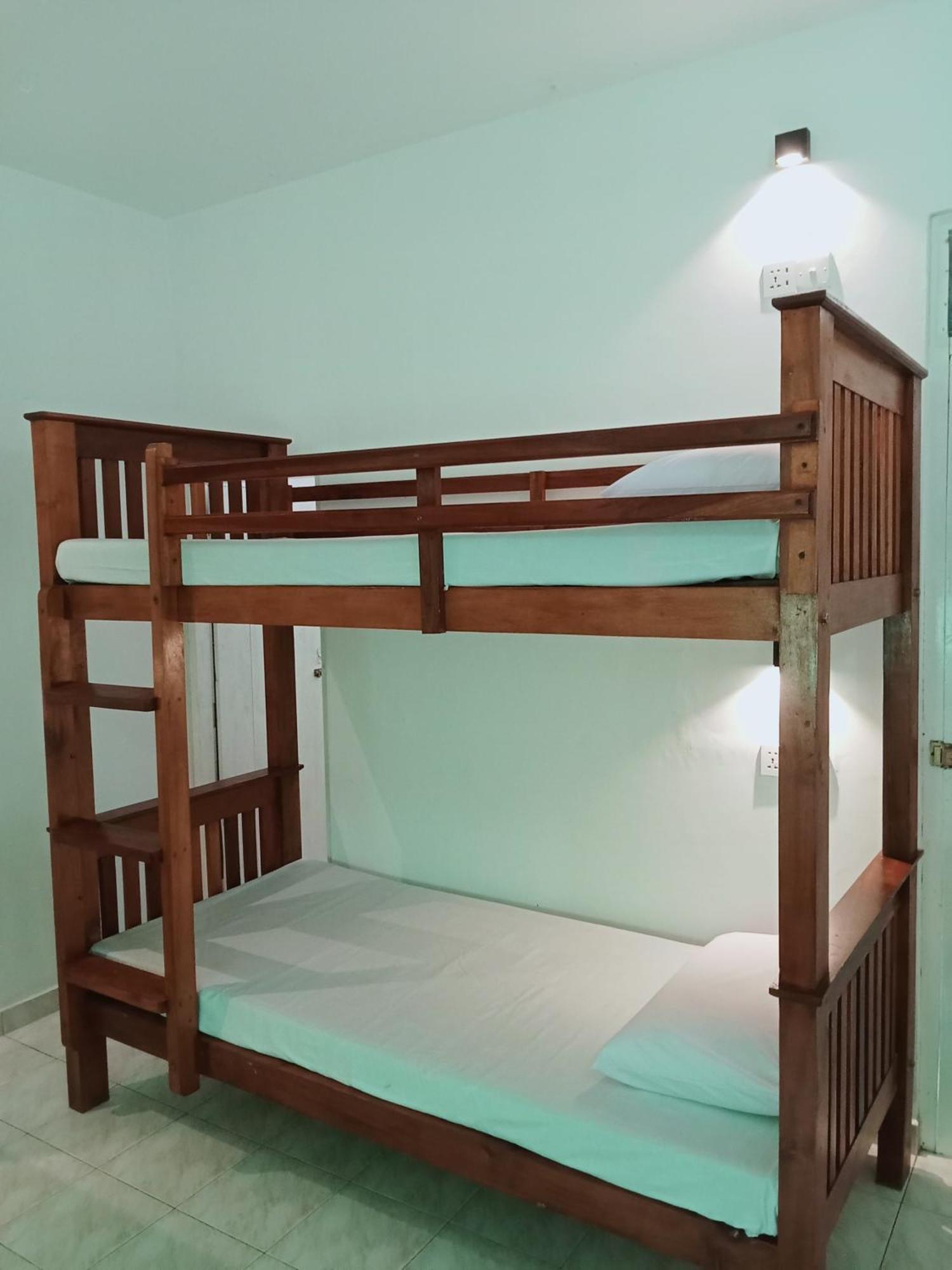 Sihara Rooms & Hostel Матара Екстериор снимка