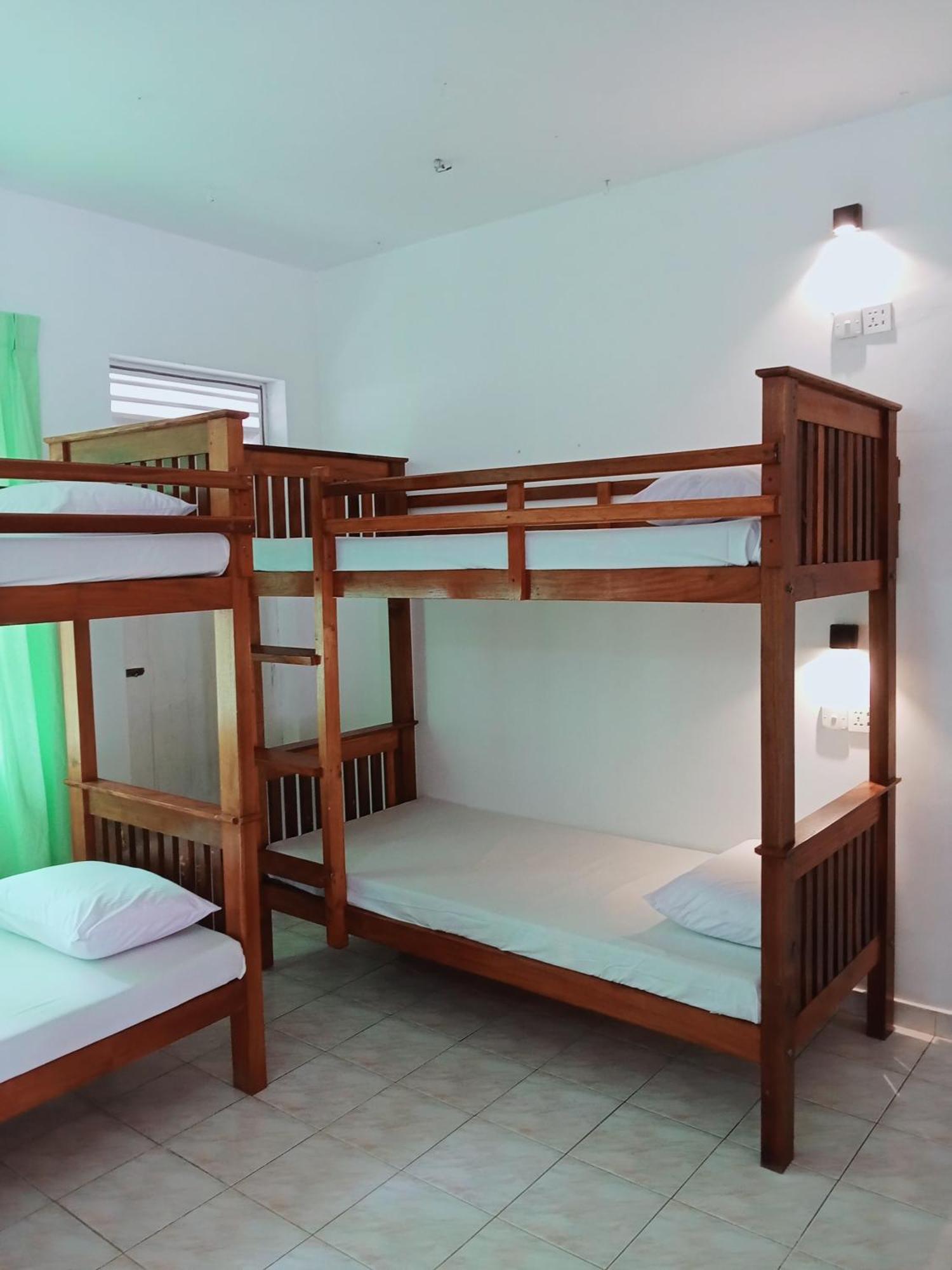 Sihara Rooms & Hostel Матара Екстериор снимка